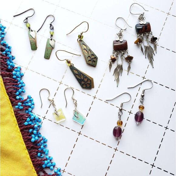 Earring Lot, 5 Pairs, Petite Dangly, Beaded, Glass - Picture 7 of 7